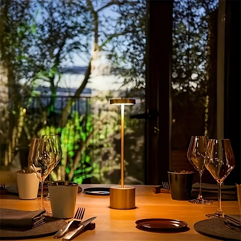 Luminária de Mesa Abajur Cabeceira Escrivaninha LED 3 em 1 Recarregável Tipo C Preto Cromado Dourado